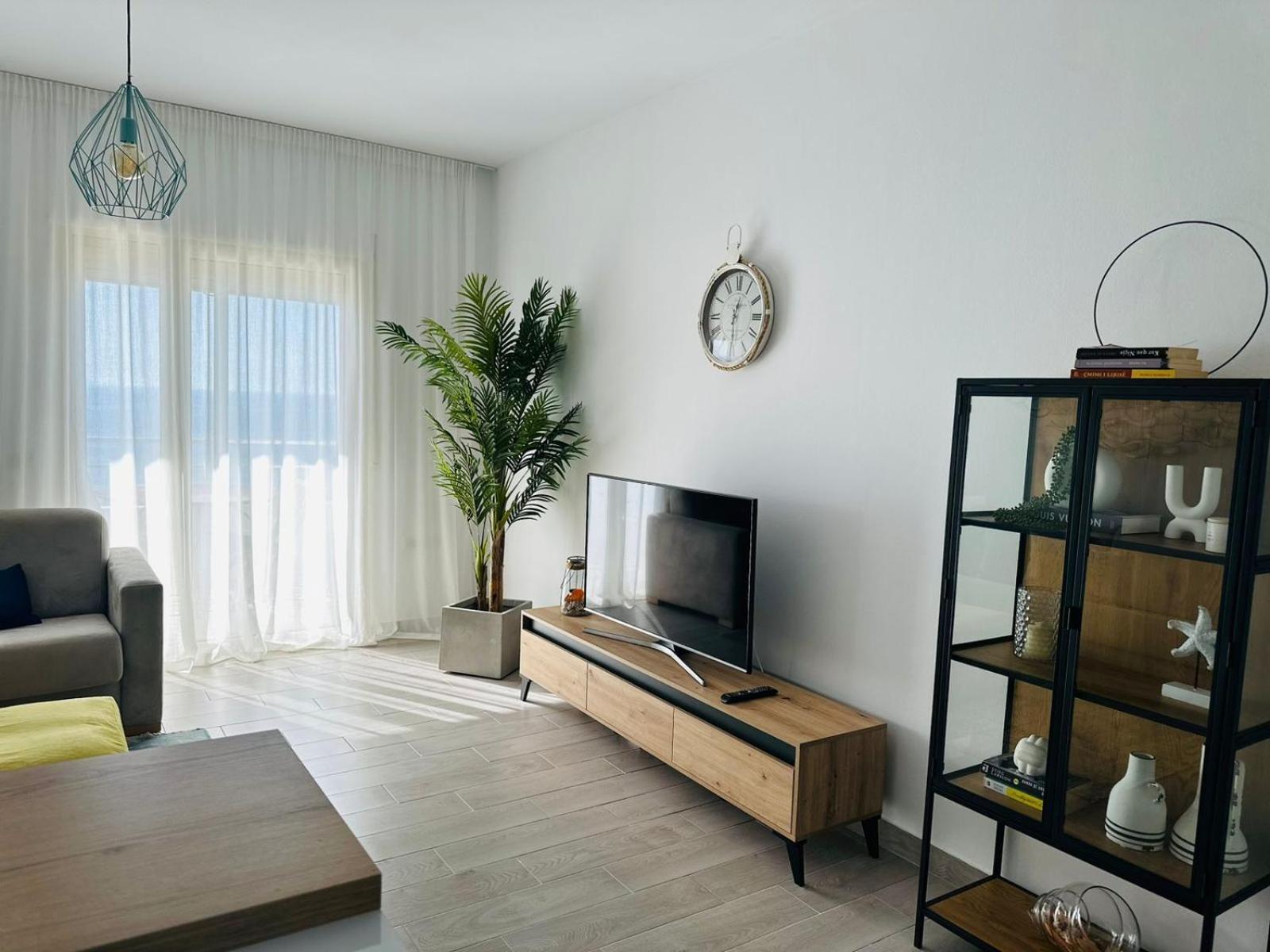 Sunny Hill Apartment فلورا المظهر الخارجي الصورة